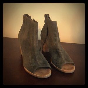 Toms peep toe booties in olive green